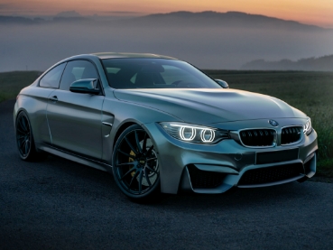 夕焼けのBMW