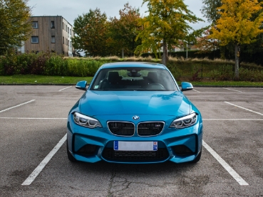 青緑のBMW